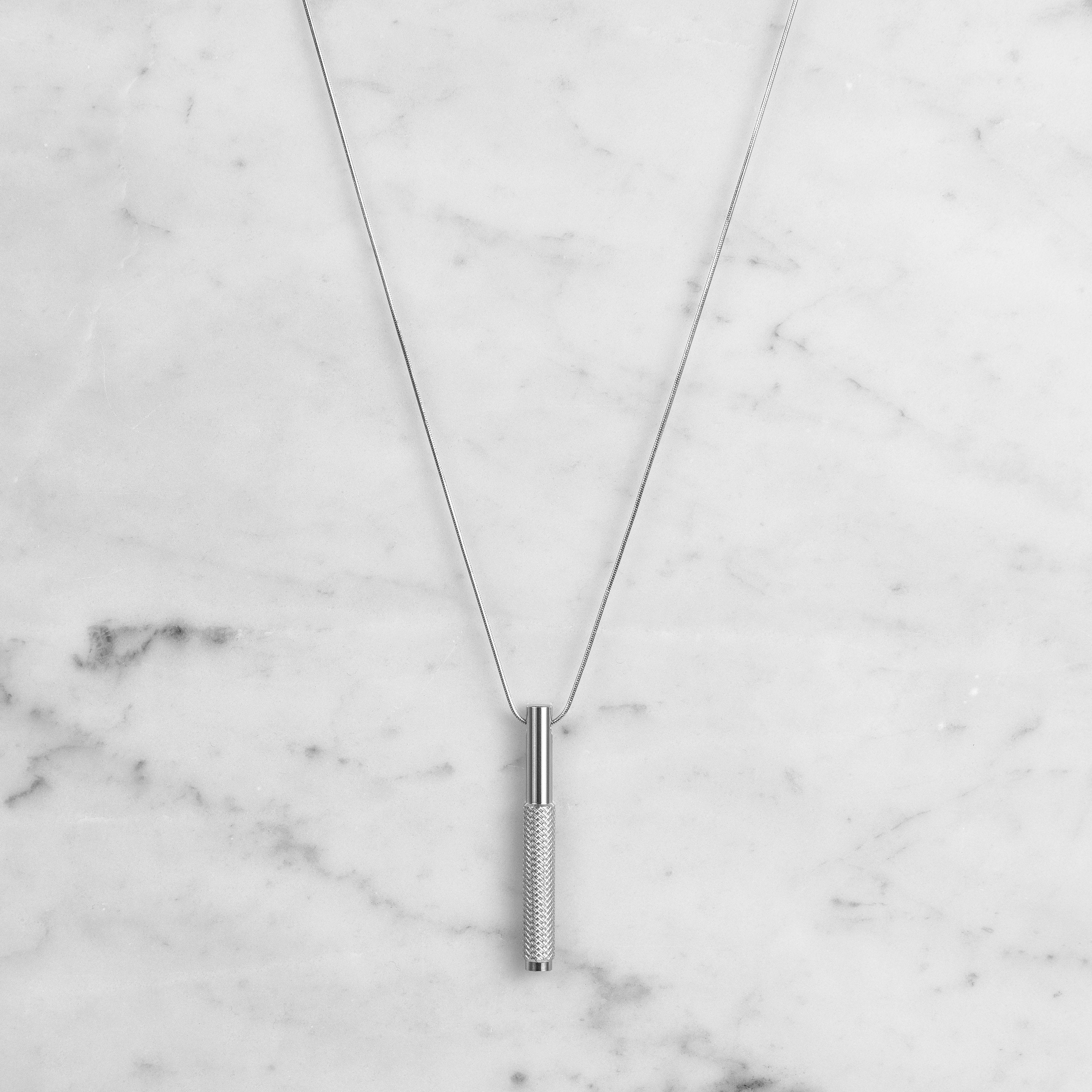 Buster and Punch NECKLACE / VERTICAL / STEEL