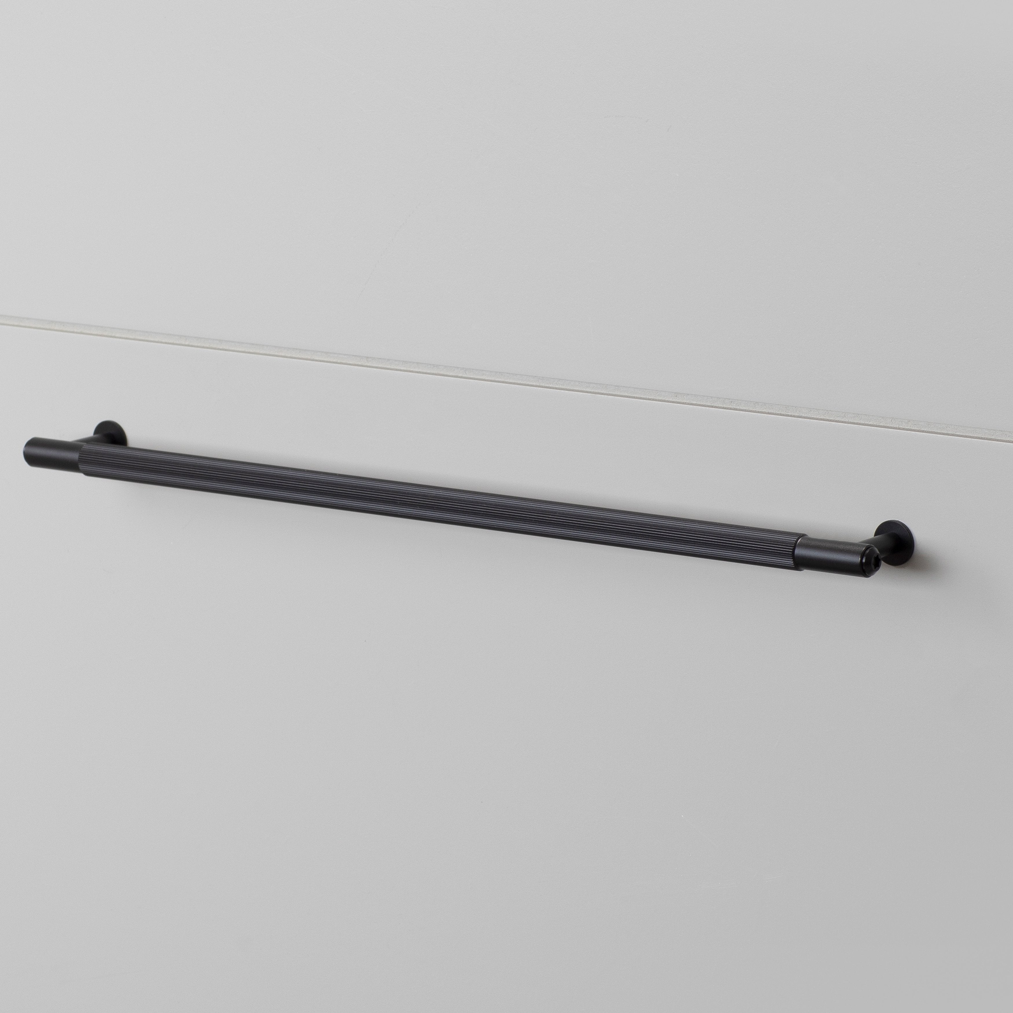 Buster and Punch PULL BAR / LINEAR / BLACK - LARGE - No.42 Interiors