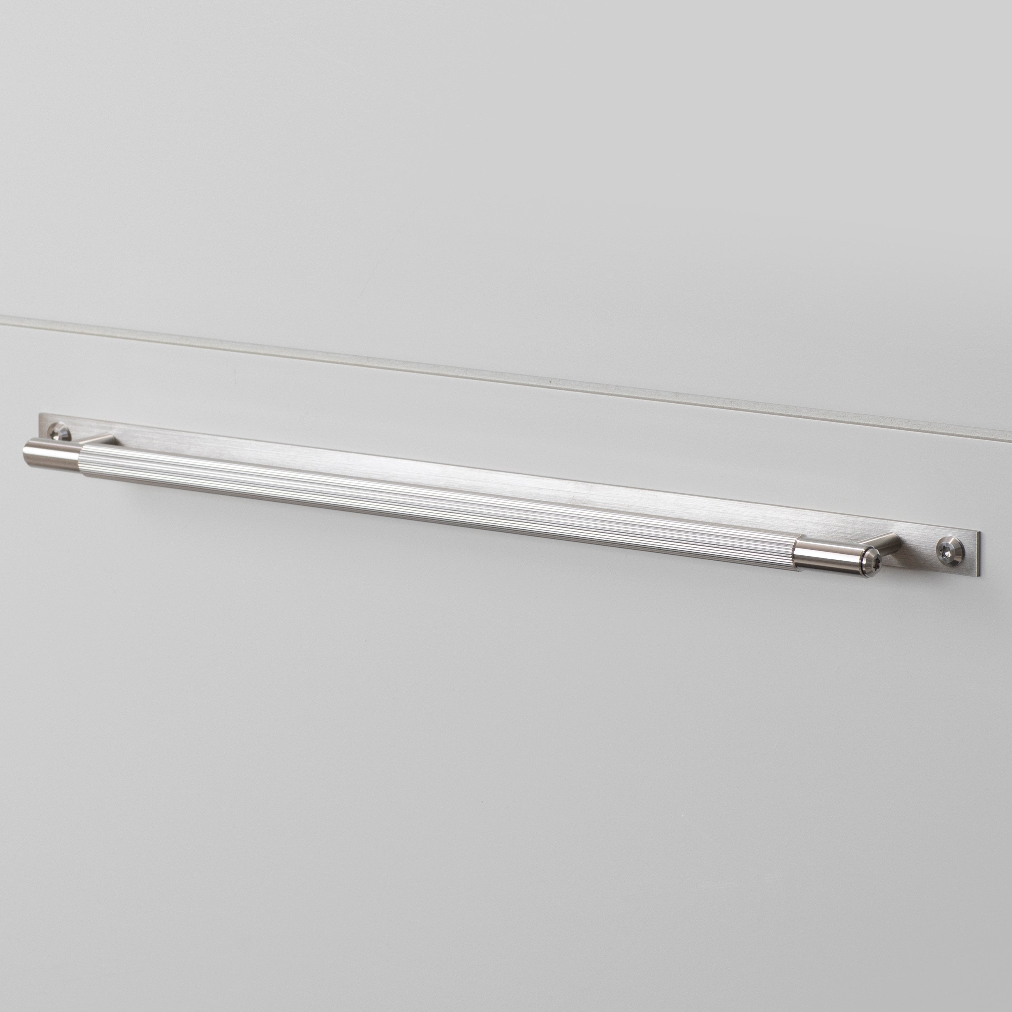 PULL BAR / PLATE / LINEAR / STEEL - LARGE - No.42 Interiors