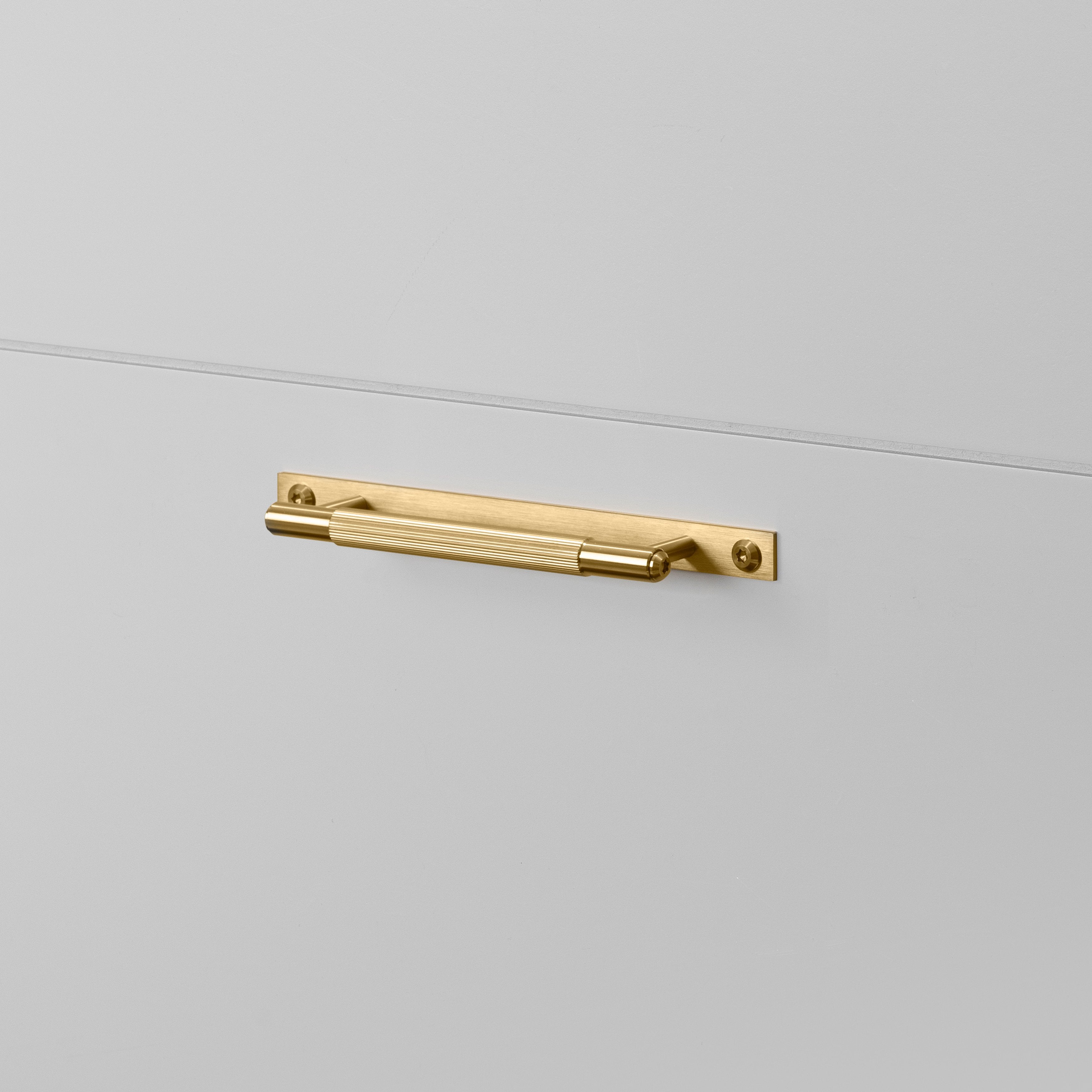 PULL BAR / PLATE / LINEAR / BRASS - SMALL - No.42 Interiors