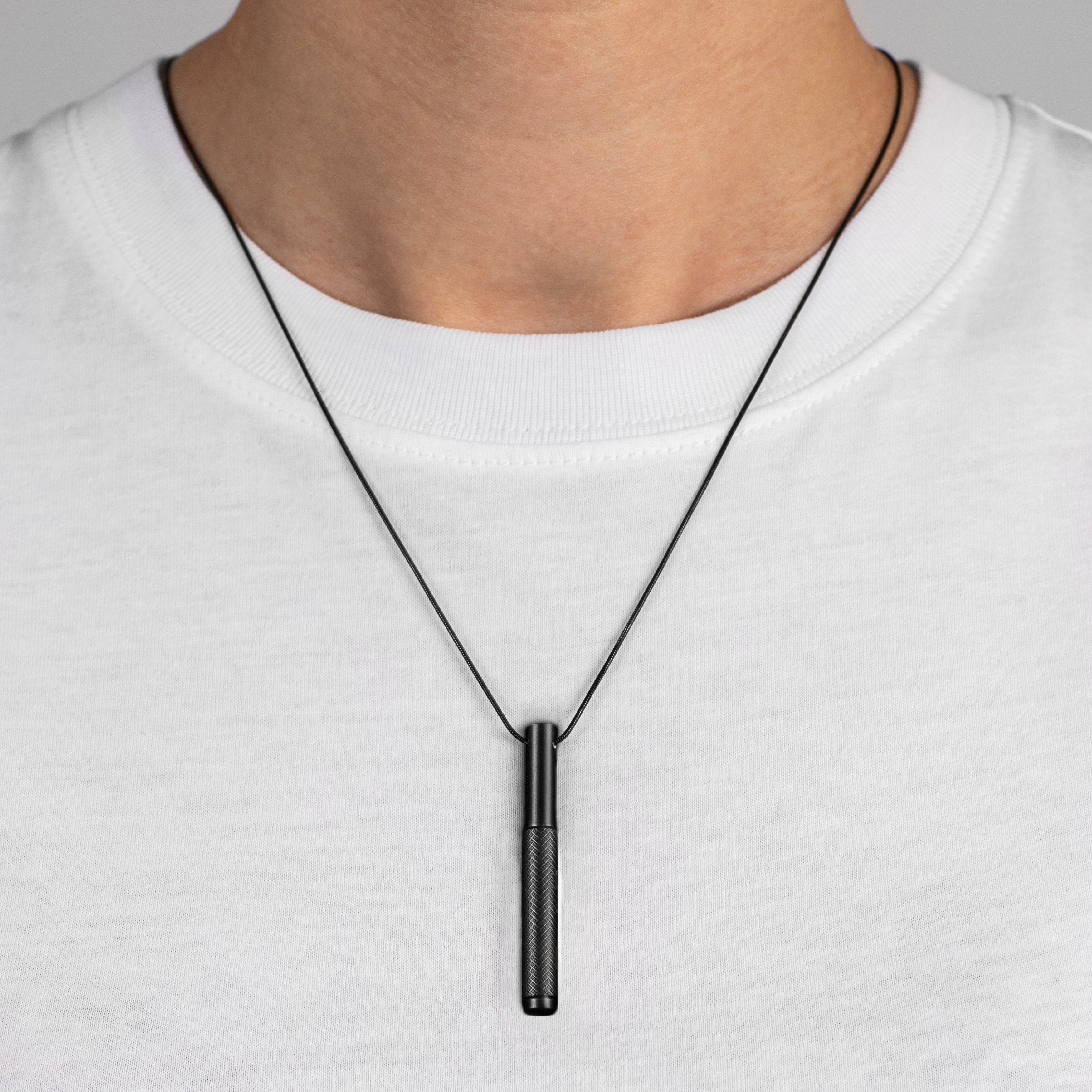 Buster and Punch NECKLACE / VERTICAL / BLACK