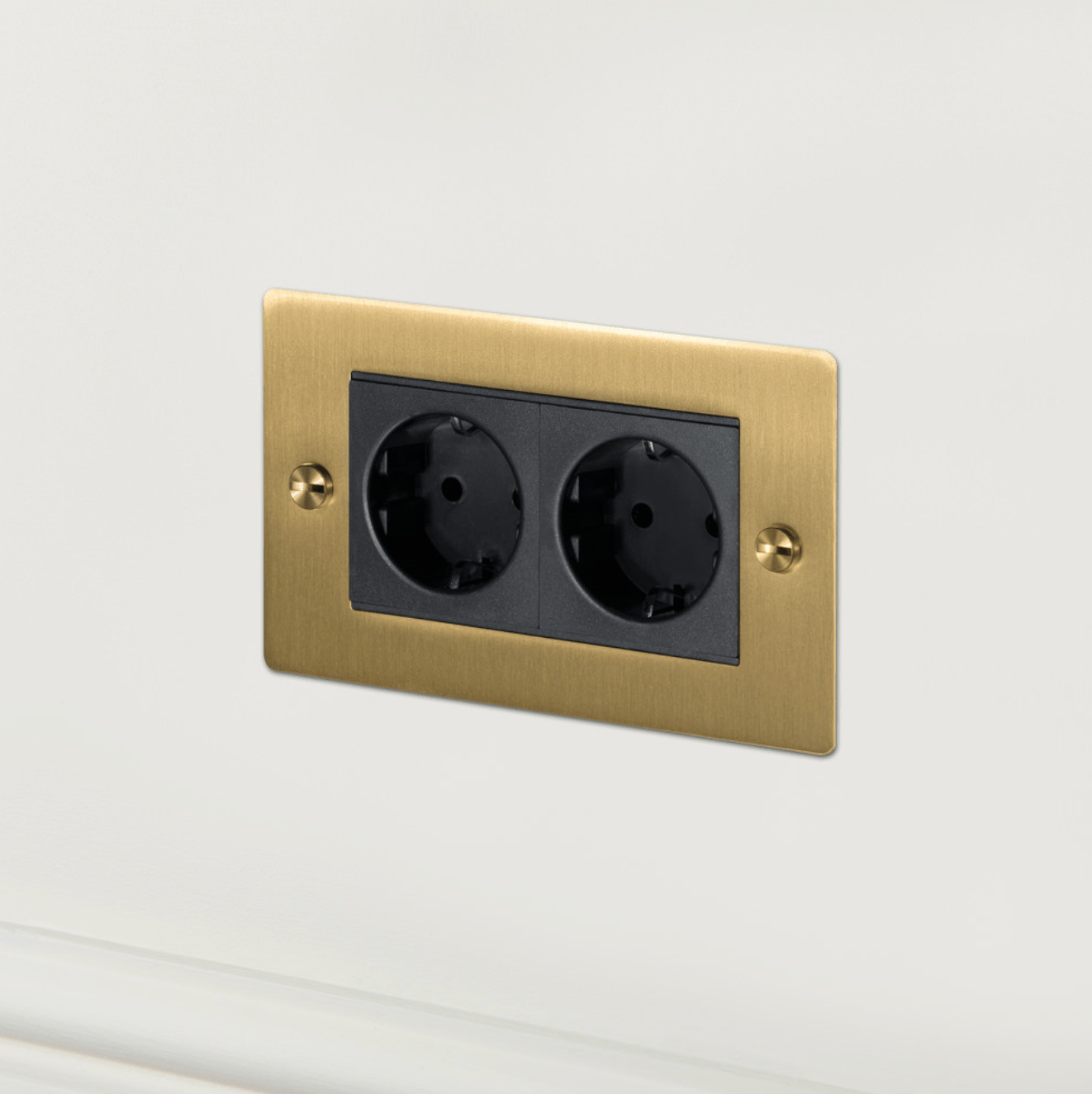 Buster and Punch 2G EURO SOCKET / BRASS - No.42 Interiors