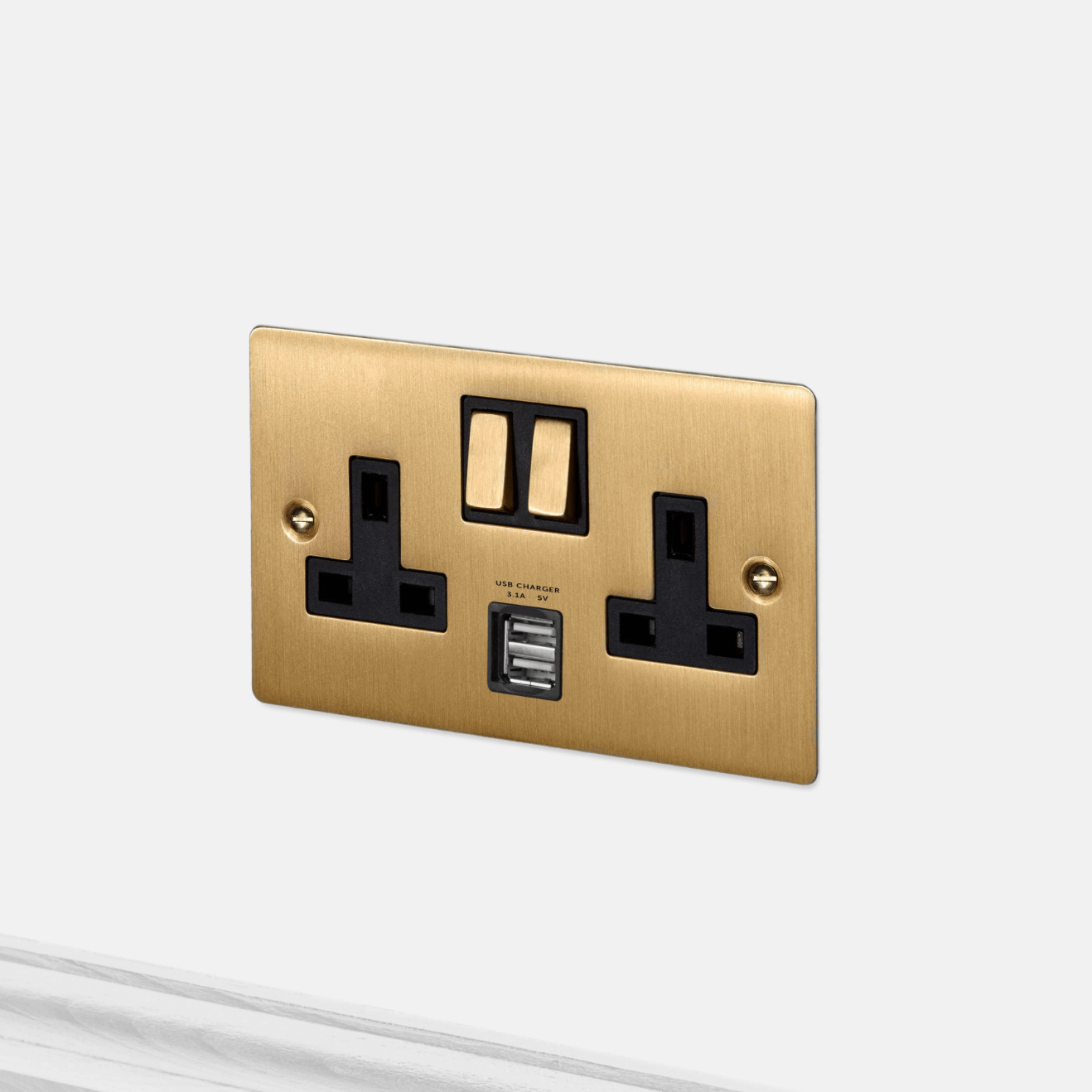 Buster and Punch 2G UK PLUG SOCKET / USB / BRASS