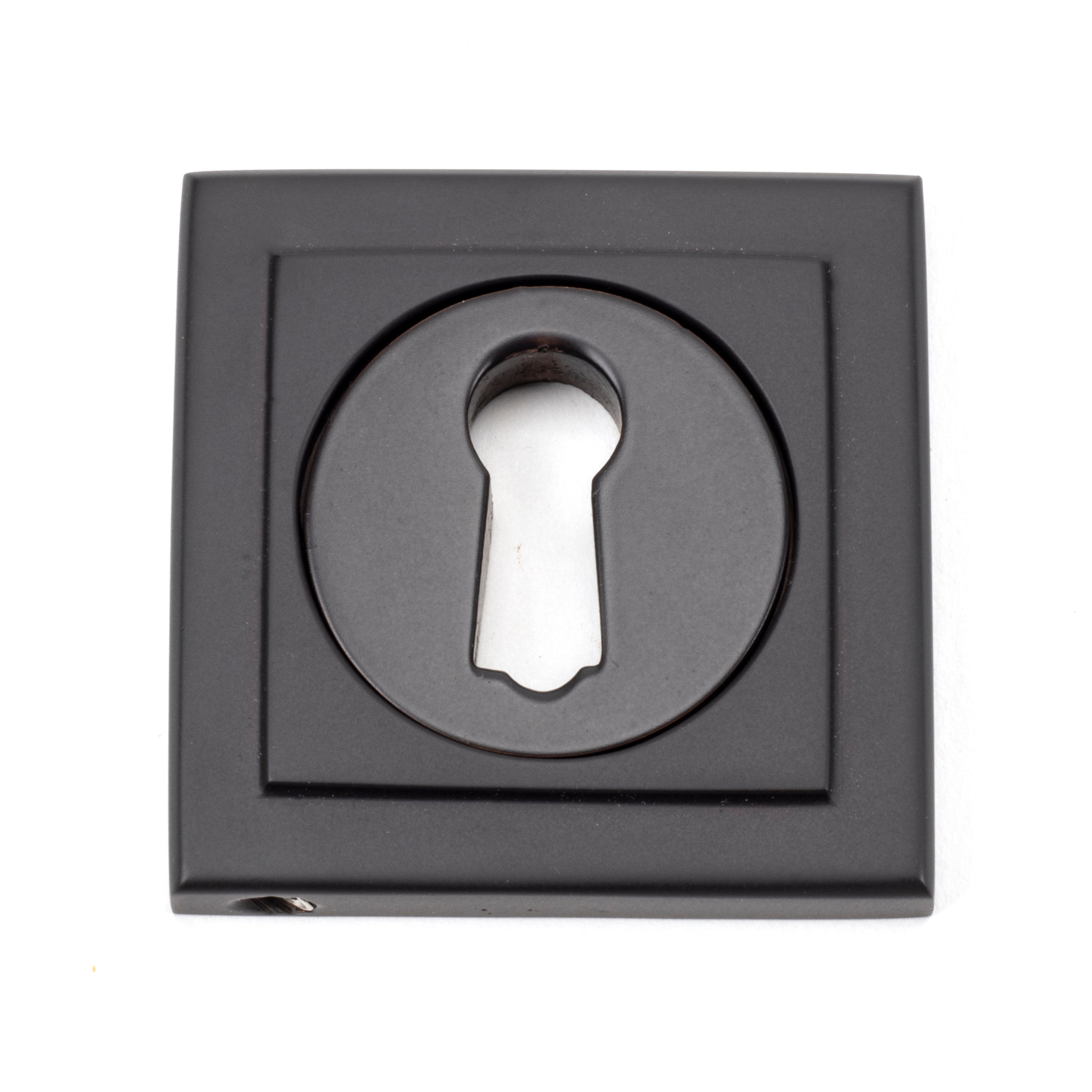 From the Anvil product code 46116 Aged Bronze Round Escutcheon (Square), available at No.42 Interiors. Free Delivery on orders over £50. Looking for from the anvil stockists near me, No.42 Interiors on Carter Street, Uttoxeter has a wide range of From the Anvil Ironmongery on display and available to buy in-store or order with the option of next day delivery. 