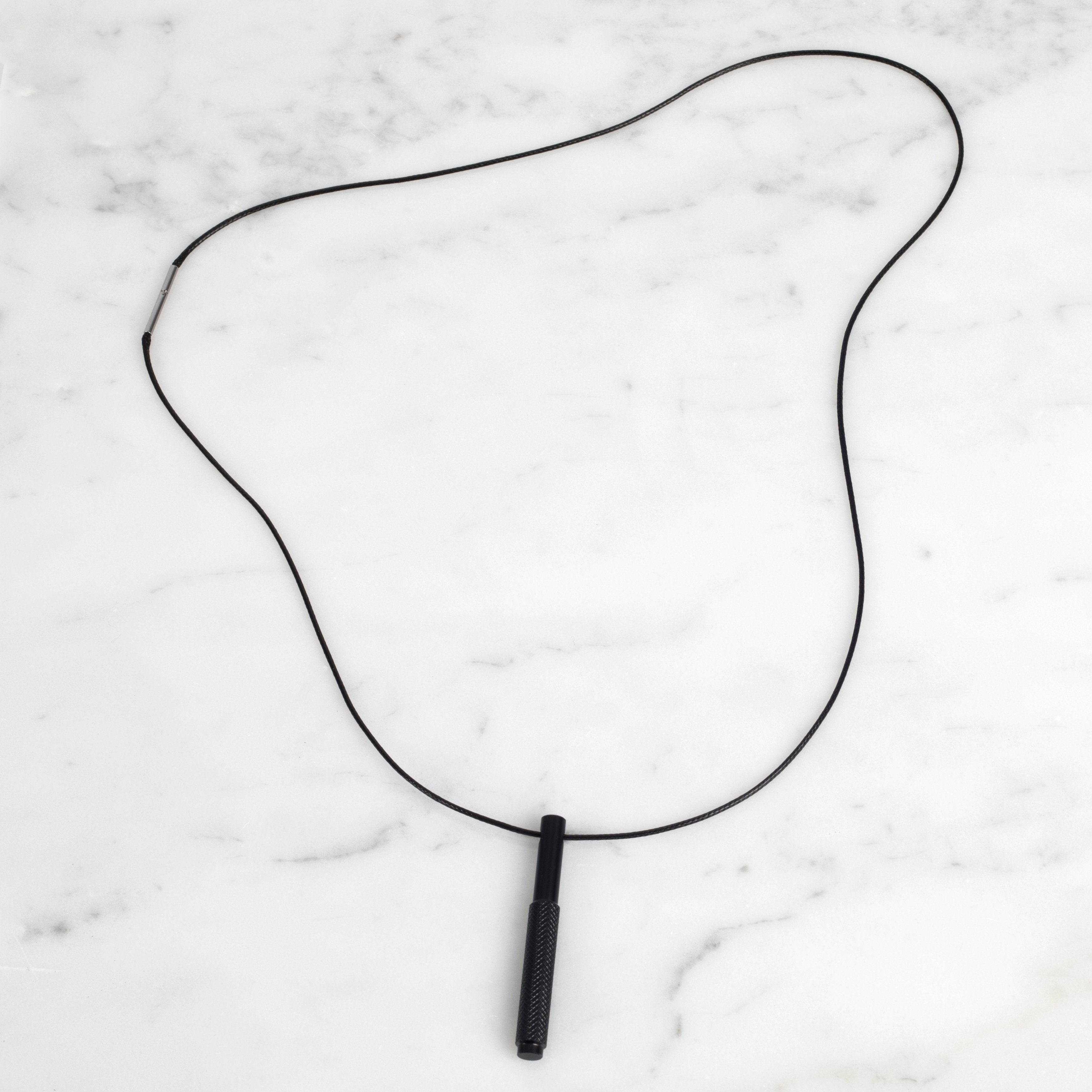 Buster and Punch NECKLACE / VERTICAL / BLACK